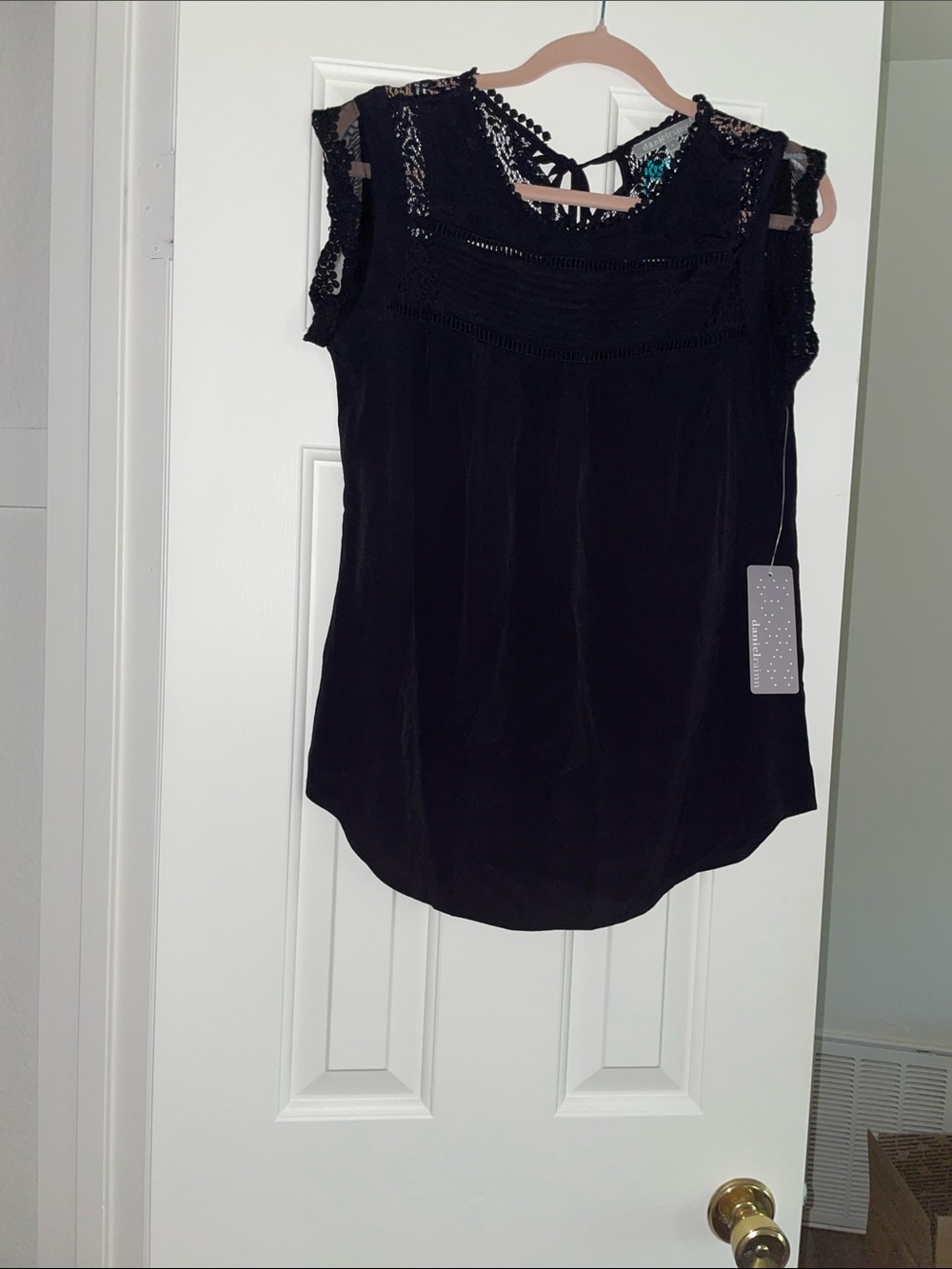 DANIEL RAIN Lace-Trim Black Women's Camisole with Tie Back NWT